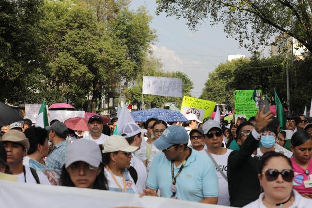 October 13, 2026: TO-45452- Mexico City, October 13, 2026: Workers from the Mexican Social Security Institute organized a massive march that set off from the Siglo XXI Medical Center in Mexico City. Photo: Ian Robles .com.mx - ZUMAcs4_ 20261013_faa_cs4_252 Copyright: xClasosx