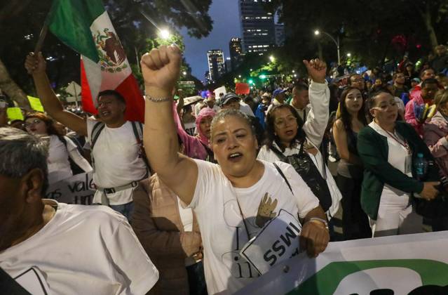 October 13, 2026: TO-45452- Mexico City, October 13, 2026: Workers from the Mexican Social Security Institute organized a massive march that set off from the Siglo XXI Medical Center in Mexico City. Photo: Ian Robles .com.mx - ZUMAcs4_ 20261013_faa_cs4_258 Copyright: xClasosx