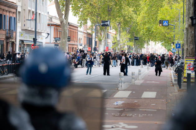Student Protesters Clash With CRS In Toulouse - France French Gendarmerie and protesters are seen during a student protest in Toulouse, France on October 13, 2026. Photo by Nathan Barange ABACAPRESS.COM Toulouse HAUTE-GARONNE France  Copyright: xBarangexNathan ABACAx