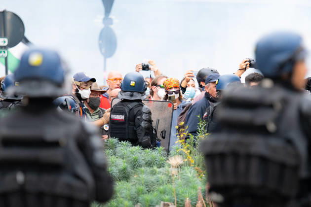 Student Protesters Clash With CRS In Toulouse - France French Gendarmerie and protesters are seen during a student protest in Toulouse, France on October 13, 2026. Photo by Nathan Barange ABACAPRESS.COM Toulouse HAUTE-GARONNE France  Copyright: xBarangexNathan ABACAx