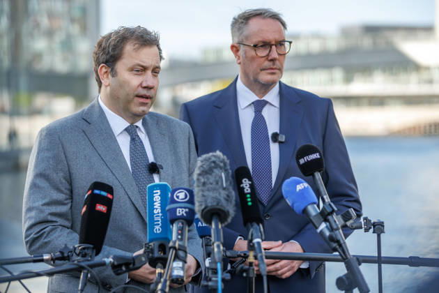 Alexander Schweitzer (SPD), Federal Minister of Labor and Social Affairs-designate, and Lars Klingbeil (SPD), Federal Minister of Finance, during a press statement; Alexander Schweitzer (SPD), Federal Minister of Labor and Social Affairs-designate, and Lars Klingbeil (SPD), Federal Minister of Finance, during a press statement in front of the Bundestag on Oc