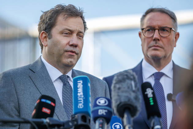 Alexander Schweitzer (SPD), Federal Minister of Labor and Social Affairs-designate, and Lars Klingbeil (SPD), Federal Minister of Finance, during a press statement; Alexander Schweitzer (SPD), Federal Minister of Labor and Social Affairs-designate, and Lars Klingbeil (SPD), Federal Minister of Finance, during a press statement in front of the Bundestag on Oc