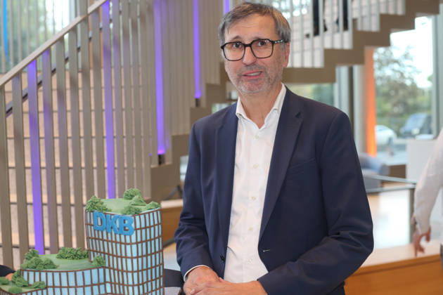Sven Deglow, CEO of Deutsche Kreditbank (DKB), at the opening of Deutsche Kreditbank’s new headquarters in Berlin. Sven Deglow, CEO of Deutsche Kreditbank (DKB), at the opening of Deutsche Kreditbank’s new headquarters in Berlin. Snapshot photography by N. Hochstein