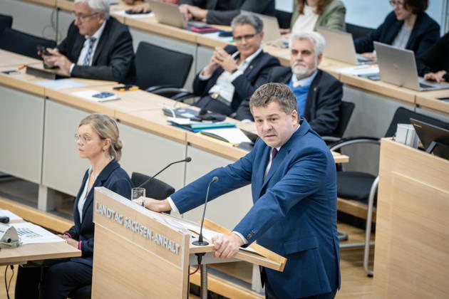 Acting Minister-President Sven Schulze (CDU) at the lectern; in the background, Lydia Hüskens and Armin Willingmann. State Parliament session, October 2026, II—Special session convened at the request of the AfD and BSW on the topic of Bringing Peace to Ukraine, Magdeburg, Saxony-Anhalt, Germany, State Parliament