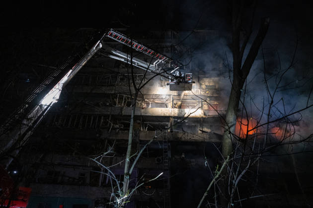 RECORD DATE NOT STATED A rescuer on an aerial platform extinguishes a fire that broke out following a Russian missile strike on a nine-story residential building in Kyiv’s Desnianskyi district, Ukraine, on October 14, 2026. Russia launched a massive ballistic missile attack on the capital. Three women were killed and 19 other people were injured in the Desnianskyi district, including a seven-year-old girl. Apartments in the nine-story building were also damaged from the first through the eighth floor (Photo by Danylo Antoniuk Ukrinform) Ballistic missile strikes next to nine-story residential building in Desnianskyi district of Kyiv  Copyright: xDanyloxAntoniukx