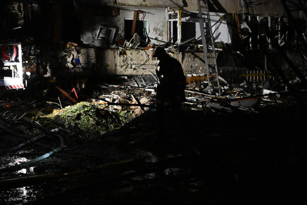 Ballistic missile strikes next to nine-story residential building in Desnianskyi district of Kyiv A rescuer works at the site of a Russian missile strike on a nine-story residential building in Kyiv’s Desnianskyi district, Ukraine, on October 14, 2026. Russia launched a massive ballistic missile attack on the capital. Three women were killed and 19 people were injured in the Desnianskyi district, including a seven-year-old girl. Apartments on the first through eighth floors of the building were also damaged, Credit:Oleksandr Klymenko Ukrinform Avalon Ukraine, Kyiv  Copyright: xOleksandrxKlymenkox xUkrinformx xAvalonx 1143212020