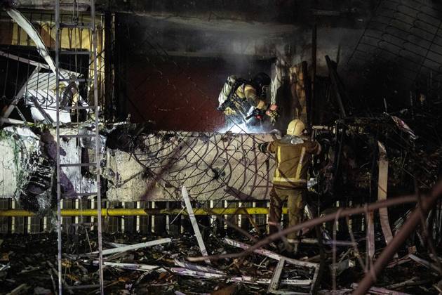 Ballistic missile strikes next to nine-story residential building in Desnianskyi district of Kyiv Rescuers work at the scene of a Russian missile strike on a nine-story residential building in Kyiv’s Desnianskyi district, Ukraine, on October 14, 2026. Russia launched a massive ballistic missile attack on the capital. Three women were killed and 19 people were injured in the Desnianskyi district, including a seven-year-old girl. Apartments on the first through eighth floors of the building were also damaged, Credit:Danylo Antoniuk Ukrinform Avalon Ukraine, Kyiv  Copyright: xDanyloxAntoniukx xUkrinformx xAvalonx 1143212175