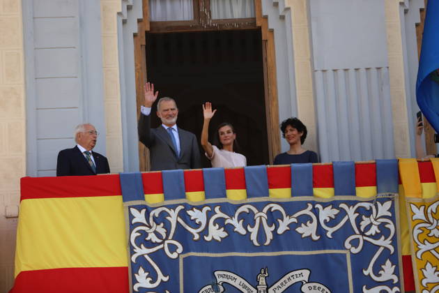 The King and Queen Visit the Autonomous City of Melilla King Felipe VI and Queen Letizia, accompanied by the President of Melilla, Juan José Imbroda i, and the Minister of Inclusion, Social Security, and Migration and Government Spokesperson, Elma Saiz d, during a visit to the Melilla Assembly, on October 14, 2026, in Melilla, Spain. The King and Queen are making their first official visit to Melilla, where they have received a welcome just as enthusiastic as the one they received in Ceuta. In Ceuta, in addition to expressing their solidarity following the massive influx of migrants last July, the monarch wished to emphasize the Spanish identity of both autonomous cities. OCTOBER 14, 2026, Melilla, Spain  Copyright: xMohamedxBelkasenx 7844463