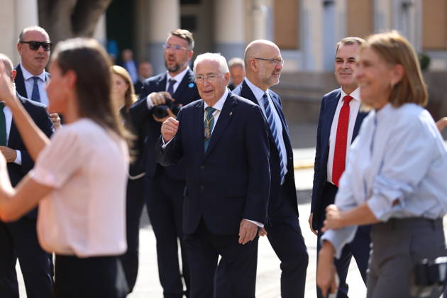 The King and Queen Visit the Autonomous City of Melilla The president of Melilla, Juan José Imbroda c, during a visit by King Felipe VI and Queen Letizia to the Melilla Assembly on October 14, 2026, in Melilla, Spain. The King and Queen are making their first official visit to Melilla, where they have received a welcome just as enthusiastic as the one they received in Ceuta. In Ceuta, in addition to expressing their solidarity following the massive influx of migrants last July, the monarch wished to emphasize the Spanish identity of both autonomous cities. OCTOBER 14, 2026 Melilla, Spain  Copyright: xMohamedxBelkasenx 7844466