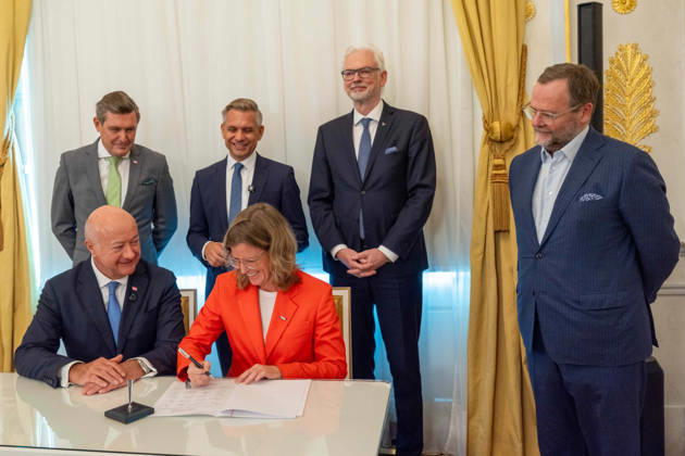 October 14, 2026 Press Conference on the Central Industrial Strategy: Federal Chancellor Christian Stocker (ÖVP), CFO Manuela Waldner (ÖBB), Federal Minister for Innovati