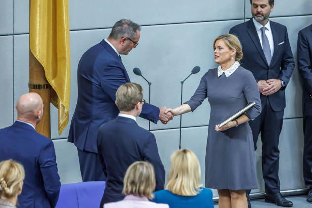 Bundestag: Alexander Schweitzer (SPD), Federal Minister of Labor and Social Affairs, was sworn in by Bundestag President Julia Kloeckner at the German Bundestag on October 10, 2026, in Berlin, Berlin, Berlin, Germany, Bundestag