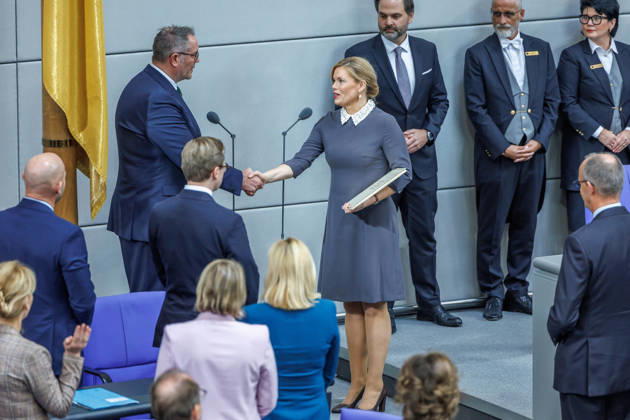 Bundestag: Alexander Schweitzer (SPD), Federal Minister of Labor and Social Affairs, was sworn in by Bundestag President Julia Kloeckner at the German Bundestag on October 10, 2026, in Berlin, Berlin, Berlin, Germany, Bundestag