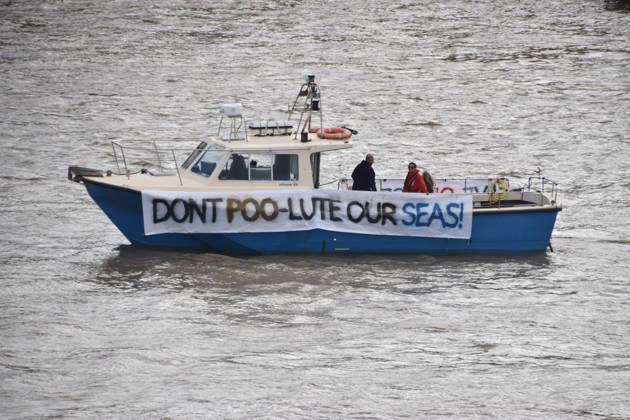 October 14, 2026, London, England, United Kingdom: Campaigners stage a protest in boats on the River Thames outside the Parliament calling on the UK government to act on sewage pollution. London United Kingdom - ZUMAv130 20261014_zip_v130_020 Copyright: xVukxValcicx