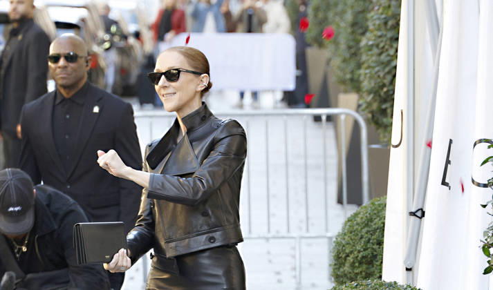 Céline Dion greets her fans as she leaves theRoyal Monceau Hotel in Paris before heading to the La Plénitude Arena at Paris La Défense to continue her concert series on October 14, 2026 Christophe Aubert Bestimage Céline Dion greets fans as she leaves the Royal Monceau Hotel in Paris before heading to the La Plénitude Arena at Paris La Défense to continue her concert series on October 14, 2026, Paris, France  Copyright: xChristophexAubertx xBestimagexChristophexAubertx xBestimagex