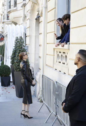 Céline Dion greets her fans as she leaves theRoyal Monceau Hotel in Paris before heading to the La Plénitude Arena at Paris La Défense to continue her concert series on October 14, 2026 Christophe Aubert Bestimage Céline Dion greets fans as she leaves the Royal Monceau Hotel in Paris before heading to the La Plénitude Arena at Paris La Défense to continue her concert series on October 14, 2026, Paris, France  Copyright: xChristophexAubertx xBestimagexChristophexAubertx xBestimagex