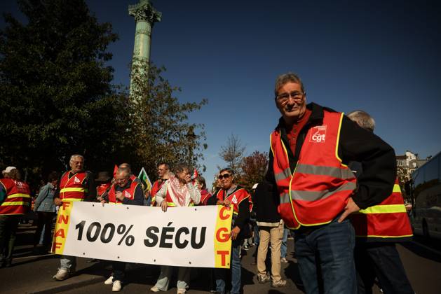 PENSION PROTEST Thomas Padilla MAXPPP Paris FRANCE October 14, 2026 PROTEST IN DEFENSE OF PENSIONS NEAR THE AGIRC ARRCO HEADQUARTERS—a demonstration called by the CGT trade union to demand that supplemental pensions be indexed to inflation following the 2026 freeze, between Place de la Bastille and the headquarters of the Agirc Arrco pension scheme, in Paris, on October 14, 2026, Paris, FRANCE  Copyright: xMAXPPPxThomasxPadillax TPA261014018 TPA261014018