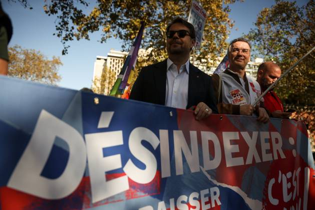 PENSION PROTEST Thomas Padilla MAXPPP Paris FRANCE October 14, 2026 PROTEST IN DEFENSE OF PENSIONS NEAR THE AGIRC ARRCO HEADQUARTERS—a demonstration called by the CGT trade union to demand that supplemental pensions be indexed to inflation following the 2026 freeze, between Place de la Bastille and the headquarters of the Agirc Arrco pension scheme, in Paris, on October 14, 2026, Paris, FRANCE  Copyright: xMAXPPPxThomasxPadillax TPA261014027 TPA261014027