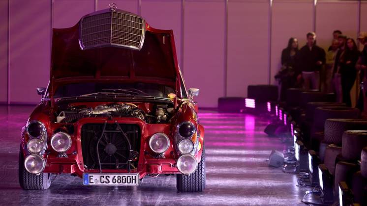 Carwalk at the Essen Motor Show: Extensive photo gallery of spectacular cars ** FOR EDITORIAL USE ONLY ** EDITORIAL USE ONLY ** p Mercedes-Benz 300 SEL 6 8 AMG at the Essen Motor Show on October 14, 2026, at Messe Essen in Essen-Rüttenscheid, Germany, North Rhine-Westphalia, Essen. Copyright ChristofxKöpsel Copyright: ChristofxKöpsel doc88101qhiypgknquc16wf ,EDITORIAL USE ONLY Copyright: ChristofxKöpsel
