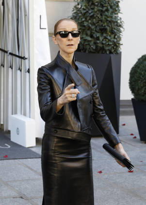 Céline Dion greets her fans as she leaves theRoyal Monceau Hotel in Paris before heading to the La Plénitude Arena at Paris La Défense to continue her concert series on October 14, 2026 Marc Ausset Lacroix Bestimage Céline Dion greets fans as she leaves the Royal Monceau Hotel in Paris before heading to the La Plénitude Arena at Paris La Défense to continue her concert series on October 14, 2026, Paris, France  Copyright: xMarcxAussetxLacroixx xBestimagexMarcxAussetxLacroixx xBestimagex