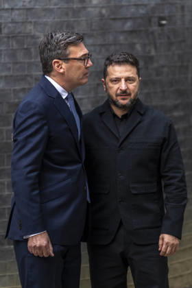 October 14, 2026, London, London, UK: LONDON, UK. Volodymyr Zelensky, President of Ukraine, visits Downing Street for talks with Andy Burnham, Prime Minister, who will underline the UK s rock-solid support for Ukraine as long as it takes. The 12th Company Irish Guards stood either side of the door of Number 10. London UK  - ZUMAl94_ 20261014_zaf_l94_043 Copyright: xStephenxChungx