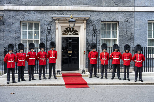 October 14, 2026, London, London, UK: LONDON, UK. The 12th Company Irish Guards standing either side of the door of Number 10 as Volodymyr Zelensky, President of Ukraine, visits Downing Street for talks with Andy Burnham, Prime Minister, who will underline the UK s rock-solid support for Ukraine as long as it takes. London UK  - ZUMAl94_ 20261014_zaf_l94_048 Copyright: xStephenxChungx