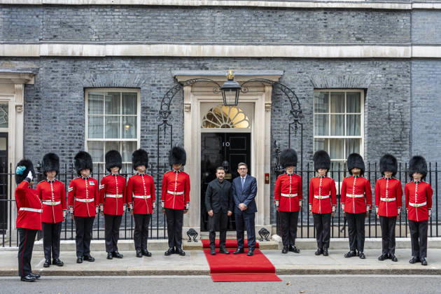 October 14, 2026, London, London, UK: LONDON, UK. Volodymyr Zelensky, President of Ukraine, visits Downing Street for talks with Andy Burnham, Prime Minister, who will underline the UK s rock-solid support for Ukraine as long as it takes. The 12th Company Irish Guards stood either side of the door of Number 10. London UK  - ZUMAl94_ 20261014_zaf_l94_050 Copyright: xStephenxChungx