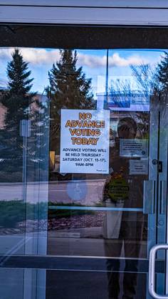 October 14, 2026, Edmonton, Alberta, Canada: Alberta Elections had announced that Advanced polling would be open October 13-17, 2026, but not all locations were open to start polling in some areas..Voters in The Meadows area of Edmonton were greeted with No Advanced voting signs at the Meadowlands Baptist Church advance polling station on the first 2 days of advance voting, denying the constituents the opportunity to participate in the Alberta Referendum like other constituents in the province. Edmonton Canada  - ZUMAs197 20261014_aaa_s197_158 Copyright: xRonxPalmerx