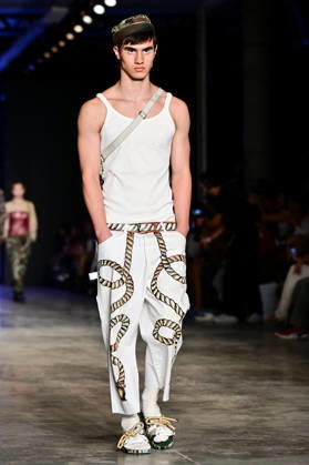 SãO PAULO, SP - 14.10.2026: SPFW N61 - À La Garçonne brand fashion show, at SPFW N61, (São Paulo Fashion Week) this Wednesday (14), at Pavilhão das Culturas Brasileiras (PACUBRA), Parque do Ibirapuera, São Paulo, SP. x3031739x  RobertoxCasimiro