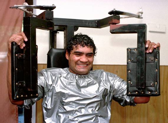 Jorge Locomotora Castro Dies ARCHIVE LA NACION BOXING JORGE LOCOMOTORA CASTRO LIFTING WEIGHTS AT THE GYM IN PREPARATION FOR HIS FIGHT AGAINST PIEDRA DURAN EDITORIAL USE ONLY  Copyright: xGDA LaxNacion Argentina-xTodosxlosxderechosxreservados.xProhibidoxelxusoxoxreproducci&oacute;nxdexestaximagenxenxArgentinax LAxNACIONx arlanacionpic069491
