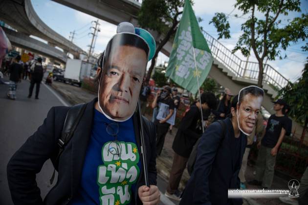 October 15, 2026, Bangkok, Thailand: BANGKOK, THAILAND, OCTOBER 15, 2026: Civil society activists march in Bangkok to protest against the World Bank and the International Monetary Fund during their 2026 Annual Meetings. Demonstrators carry banners and signs opposing the institutions as organisers seek police permission to demonstrate outside the Queen Sirikit National Convention Center. Bangkok Thailand - ZUMAq101 20261015_zna_q101_036 Copyright: xPanawatxSeangsotgx