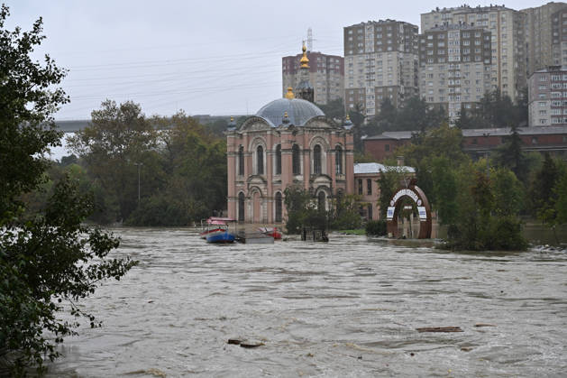 Historic Sadabat Mosque and surrounding structures submerged as Kagithane Stream overflows in Istanbul ISTANBUL, TURKIYE - OCTOBER 15: Floodwaters surround the historic Sadabat Camii (Aziziye Mosque) and surrounding structures in the Kagithane district of Istanbul, Turkiye on October 15, 2026. Heavy downpours caused the Kagithane Stream to overflow its banks, inundating nearby historical sites, courtyards, and streets. Isa Terli Anadolu Istanbul Turkey. Editorial use only. Please get in touch for any other usage.  Copyright: x2026xAnadoluxIsaxTerlix