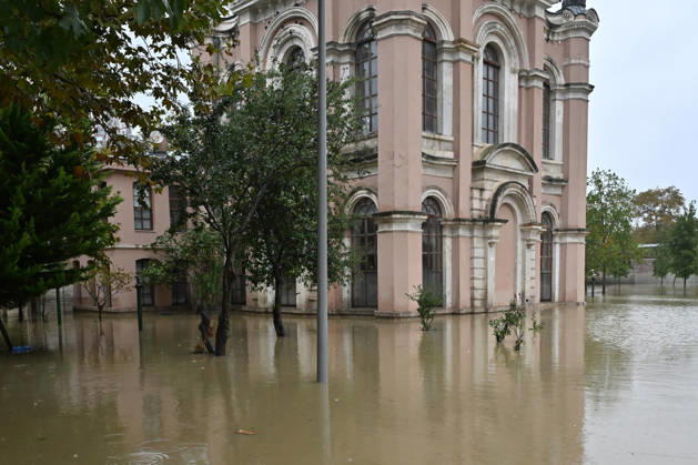 Historic Sadabat Mosque and surrounding structures submerged as Kagithane Stream overflows in Istanbul ISTANBUL, TURKIYE - OCTOBER 15: Floodwaters surround the historic Sadabat Camii (Aziziye Mosque) and surrounding structures in the Kagithane district of Istanbul, Turkiye on October 15, 2026. Heavy downpours caused the Kagithane Stream to overflow its banks, inundating nearby historical sites, courtyards, and streets. Isa Terli Anadolu Istanbul Turkey. Editorial use only. Please get in touch for any other usage.  Copyright: x2026xAnadoluxIsaxTerlix