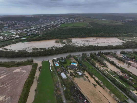 Heavy rainfall causes flooding and damage in Istanbul’s Riva district ISTANBUL, TURKIYE - OCTOBER 15: An aerial view of flooded roads and residential areas in Riva, Beykoz district of Istanbul, Turkiye, after heavy rainfall caused water overflows that damaged homes and roads on October 15, 2026. Arif Murat Kayacan Anadolu Istanbul Turkey. Editorial use only. Please get in touch for any other usage.  Copyright: x2026xAnadoluxArifxMuratxKayacanx