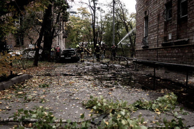 Aftermath of Russian drone attack in Kyiv KYIV, UKRAINE - OCTOBER 15: Firefighters operate following a Russian drone strikes a residential area in the city center, injuring a man who was near the impact site, in Kyiv, Ukraine, on October 15, 2026. Vincenzo Circosta Anadolu Kyiv Ukraine. Editorial use only. Please get in touch for any other usage.  Copyright: x2026xAnadoluxVincenzoxCircostax