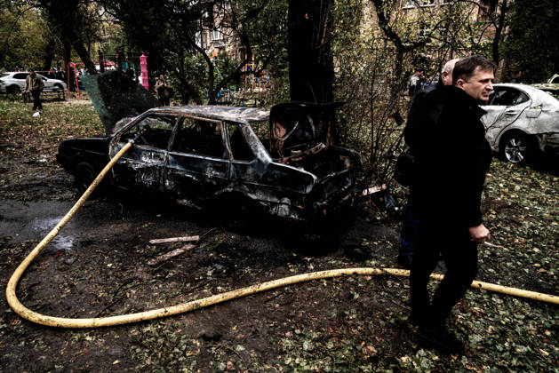 Aftermath of Russian drone attack in Kyiv KYIV, UKRAINE - OCTOBER 15: A view of a burnt-out car following a Russian drone strikes a residential area in the city center, injuring a man who was near the impact site, in Kyiv, Ukraine, on October 15, 2026. Vincenzo Circosta Anadolu Kyiv Ukraine. Editorial use only. Please get in touch for any other usage.  Copyright: x2026xAnadoluxVincenzoxCircostax
