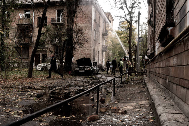Aftermath of Russian drone attack in Kyiv KYIV, UKRAINE - OCTOBER 15: Firefighters operate following a Russian drone strikes a residential area in the city center, injuring a man who was near the impact site, in Kyiv, Ukraine, on October 15, 2026. Vincenzo Circosta Anadolu Kyiv Ukraine. Editorial use only. Please get in touch for any other usage.  Copyright: x2026xAnadoluxVincenzoxCircostax