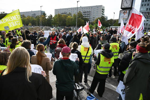 Charite workers strike over working conditions in Berlin BERLIN, GERMANY - OCTOBER 15: Workers at Charite, one of Germany’s largest university hospitals, take part in a warning strike called by the ver.di trade union, demanding better working conditions and reduced workloads, in Berlin, Germany, October 15, 2026. Volodymyr Sindieiev Anadolu Berlin Germany. Editorial use only. Please get in touch for any other usage.  Copyright: x2026xAnadoluxVolodymyrxSindieievx