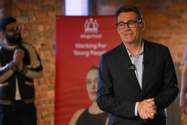 Britain Politics Britain s Prime Minister Andy Burnham speaks to employees during his visit of the King s Trust charity in Manchester, England, Thursday, Oct. 15, 2026., Credit:Avalon.red PA ROTA - B68 Avalon GBR, Manchester  Copyright: xAvalon.redx xPAxROTAx-xB68x xAvalonx 1143595574