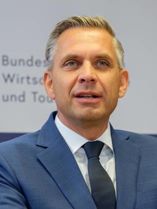 October 15, 2026: Press Conference at the BMLUK Federal Minister of Economy, Energy, and Tourism Wolfgang Hattmannsdorfer (ÖVP) on October 15, 2026, at the press conference on the federal government’s 2027 Renovation Initiative at the Federal Ministry of Agriculture and Forestry, Climate and Environmental Protection, Regions, and Water Management in Vienna, Vienna, Austria