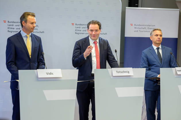 October 15, 2026: Press Conference at the BMLUK Federal Minister of Economy, Energy, and Tourism Wolfgang Hattmannsdorfer (ÖVP) on October 15, 2026, at the press conference on the federal government’s 2027 Renovation Initiative at the Federal Ministry of Agriculture and Forestry, Climate and Environmental Protection, Regions, and Water Management in Vienna, Vienna, Austria