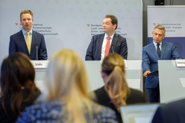 October 15, 2026: Press Conference at the BMLUK Federal Minister of Economy, Energy, and Tourism Wolfgang Hattmannsdorfer (ÖVP) on October 15, 2026, at the press conference on the federal government’s 2027 Renovation Initiative at the Federal Ministry of Agriculture and Forestry, Climate and Environmental Protection, Regions, and Water Management in Vienna, Vienna, Austria