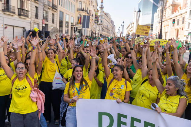 October 15, 2026, Madrid, Madrid, SPAIN: On the second day of an indefinite teachers strike, thousands of educators gathered in front of the Madrid regional Department of Education. They are demanding better working conditions and school facilities, as well as an increase in the public education budget in contrast to the subsidies provided to private education. Madrid SPAIN - ZUMAl221 20261015_zip_l221_025 Copyright: xIgnacioxLopezxIsasmendix
