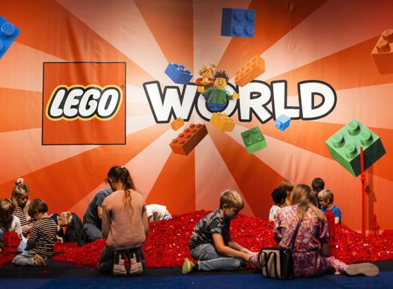 UTRECHT - Visitors build with LEGO during the first day of LEGO World at the Jaarbeurs. For seven days, young and old can let loose with the building toys. REMKO DE WAAL ANP netherlands out - belgium out  Copyright: xx x572524458x originalFilename: 572524458.jpg