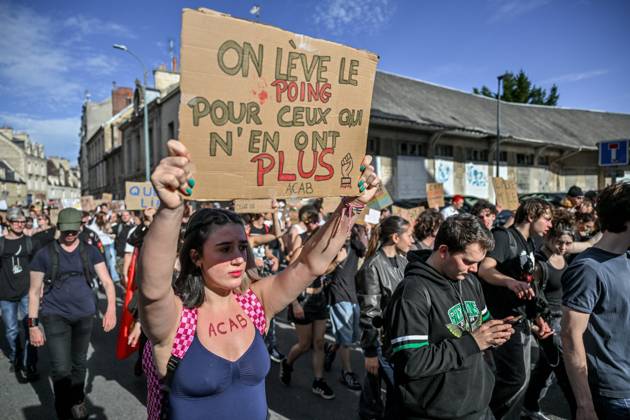 HIGH SCHOOL STUDENTS’ PROTEST PHOTOPQR OUEST FRANCE Martin ROCHE Caen October 15, 2026 On Thursday, October 15, 2026, about 400 people protested in the streets of Caen, Calvados. The demonstration was organized by the General Assembly of National Education staff, supported by union members, high school students, and college students. Photographer: Martin ROCHE, Ouest France, France. Fires have broken out at several schools in France as students protest by blocking access to educational institutions nationwide over school funding and learning conditions. Caen, FRANCE, France  Copyright: xPHOTOPQR OUESTxFRANCE MAXPPPxMartinxROCHEx 20261015OFR0438 20261015OFR0438
