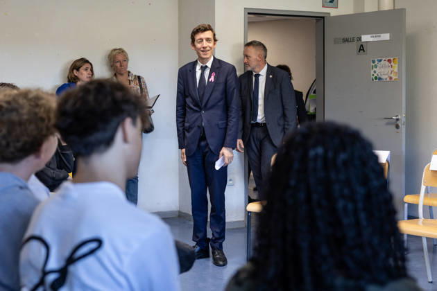 French Education Minister Edouard Geffray Visits Lycée Des Graves - Gradignan French Education Minister Edouard Geffray visits Lycée des Graves as part of a series of meetings with school communities following the recent student mobilization. The minister meets with school staff before holding discussions with elected student representatives and class delegates to adress issues raised by the demonstrations, in Gradignan, France, on October 15, 2026. Photo by Margot Le Gonidec ABACAPRESS.COM Gradignan France Copyright: xLexGonidecxMargot ABACAx