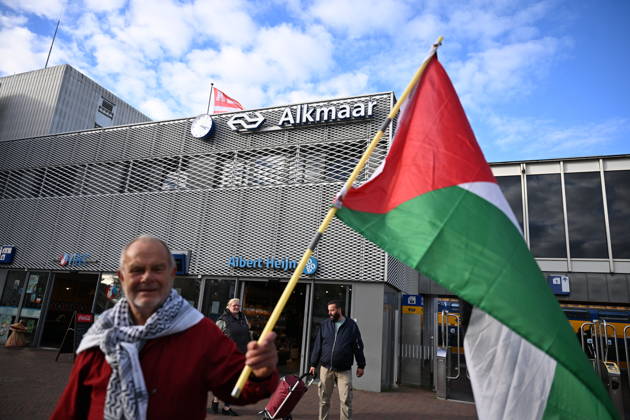 Pro-Palestinian demonstration ahead of UEFA Europa League match between AZ Alkmaar v Hapoel Be er Sheva in Netherlands ALKMAAR, NETHERLANDS - OCTOBER 15: Pro-Palestinian demonstrator groups gather near AFAS Stadium to protest the UEFA Europa League football match between AZ Alkmaar and Hapoel Be er Sheva in Alkmaar, Netherlands on October 15, 2026. Security measures were heightened around the venue during the protest ahead of the match. Mouneb Taim Anadolu Alkmaar Netherlands. Editorial use only. Please get in touch for any other usage.  Copyright: x2026xAnadoluxMounebxTaimx
