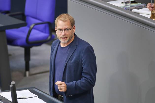 Berlin, Germany, October 15, 2026 German Bundestag 102nd Session of the Bundestag Lorenz Gösta Beutin, The Left Copyright: xdtsxNachrichtenagenturx dts_139321