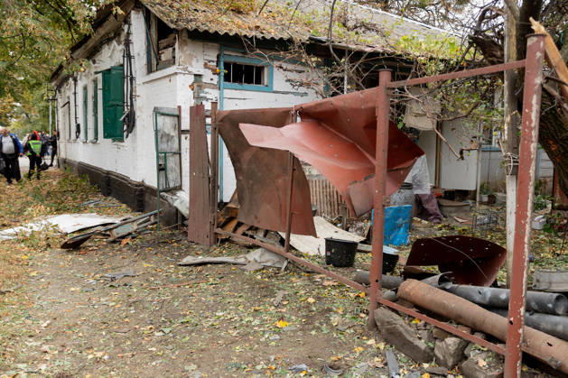 Russian attack towards civilian infrastructure in Ukraine’s Poltava DNIPRO, UKRAINE - OCTOBER 15: (----EDITORIAL USE ONLY - MANDATORY CREDIT - DNIPROPETROVSK REGIONAL MILITARY ADMINISTRATION OF UKRAINE HANDOUT - NO MARKETING NO ADVERTISING CAMPAIGNS - DISTRIBUTED AS A SERVICE TO CLIENTS---- HANDOUT - NO MARKETING NO ADVERTISING CAMPAIGNS - DISTRIBUTED AS A SERVICE TO CLIENTS----) A view of the destruction after the Russian combined attack towards civilian infrastructure and damaged a school building, an apartment building, three private houses, an administrative building, and four vehicles on Poltava, Ukraine on October 15, 2026. Dnipropetrovsk Regional Military Anadolu Dnipropetrovs ka Oblast Ukraine. Editorial use only. Please get  Copyright: x2026xAnadoluxDnipropetrovskxRegionalxMilitaryx