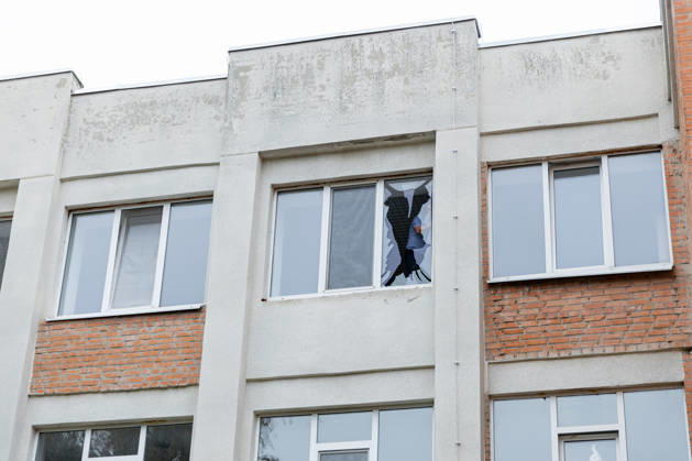 Russian attack towards civilian infrastructure in Ukraine’s Poltava DNIPRO, UKRAINE - OCTOBER 15: (----EDITORIAL USE ONLY - MANDATORY CREDIT - DNIPROPETROVSK REGIONAL MILITARY ADMINISTRATION OF UKRAINE HANDOUT - NO MARKETING NO ADVERTISING CAMPAIGNS - DISTRIBUTED AS A SERVICE TO CLIENTS---- HANDOUT - NO MARKETING NO ADVERTISING CAMPAIGNS - DISTRIBUTED AS A SERVICE TO CLIENTS----) A view of the destruction after the Russian combined attack towards civilian infrastructure and damaged a school building, an apartment building, three private houses, an administrative building, and four vehicles on Poltava, Ukraine on October 15, 2026. Dnipropetrovsk Regional Military Anadolu Dnipropetrovs ka Oblast Ukraine. Editorial use only. Please get  Copyright: x2026xAnadoluxDnipropetrovskxRegionalxMilitaryx