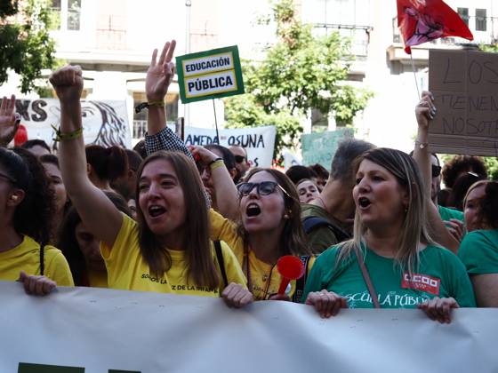 October 15, 2026, Madrid, Madrid, Spain: MADRID, SPAIN - October 15: Public education in Madrid is on strike, and the teachers called a demonstration at the headquarters of the Regional Ministry of Education (Consejeria de Educacion). The teachers got past the police cordon and blocked major thoroughfares Calle de Alcala and Paseo de Recoletos, causing traffic chaos as they passed through Plaza de Colon and Plaza de Cibeles. Madrid Spain - ZUMAh199 20261015_zip_h199_016 Copyright: xAaronxHerediax